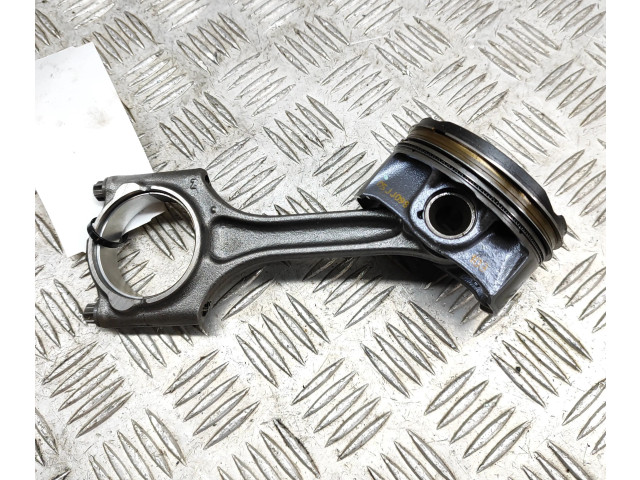 Píst 32213692, 31401957   Volvo XC40     