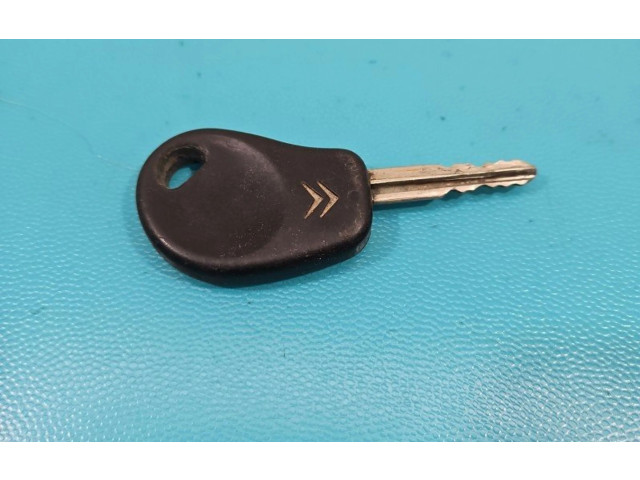 Pojistková skříňka Блок управления двигателем ECU 9650825580, IMPRK1368956   Citroen Berlingo 2004