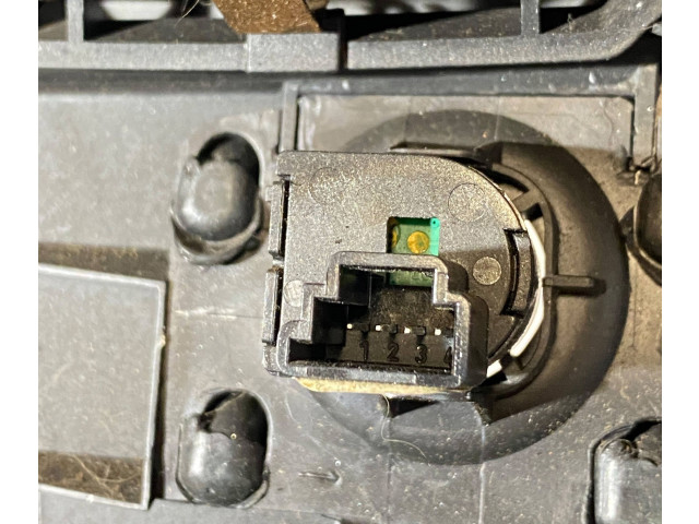 Подушка безопасности для колен P1XH71DX9AB, 68189156AA   Jeep Grand Cherokee