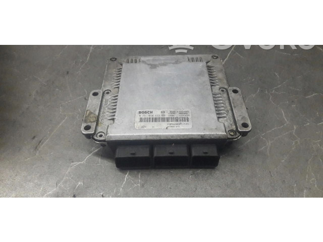 Блок управления двигателем Блок управления 0281010633   Renault Trafic I