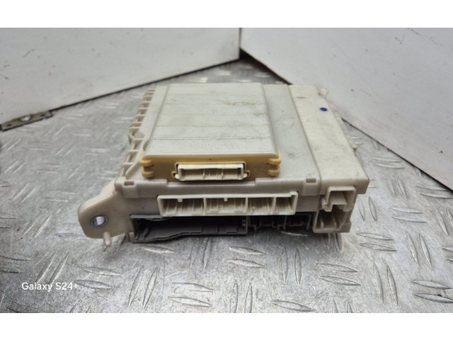 Блок предохранителей 8273030B61, 703290009   Lexus GS 300 350 430 450H    