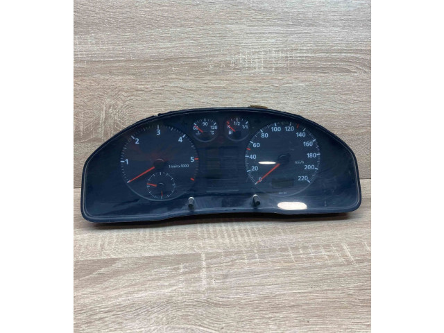 Панель приборов 88311225, 110008835   Audi A4 S4 B5 8D       
