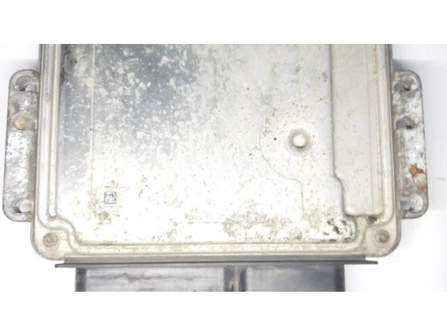 Řídící jednotka 0281012694, 55560810   Opel Astra H 2007
