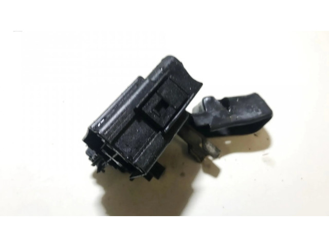 Блок предохранителей  m437110, m43-7110   Mazda 626    