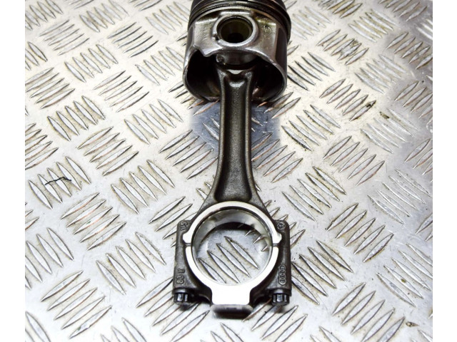 Píst 03L107065J, 03L105401A   Volkswagen Golf VII  pro naftový motor 1.6 CLHA 