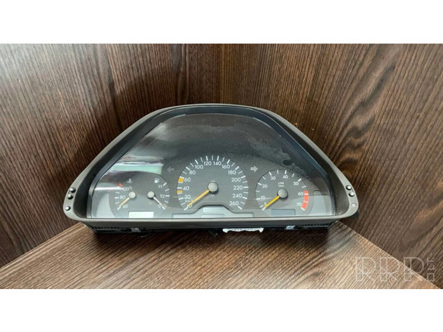 Панель приборов 2085402511   Mercedes-Benz CLK A208 C208       