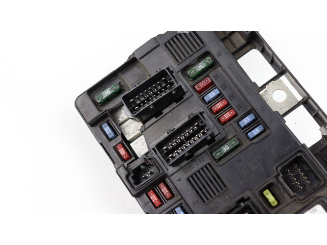 Поршень Блок предохранителей 8HZ 9650618380, T118470004M  Peugeot 1007  