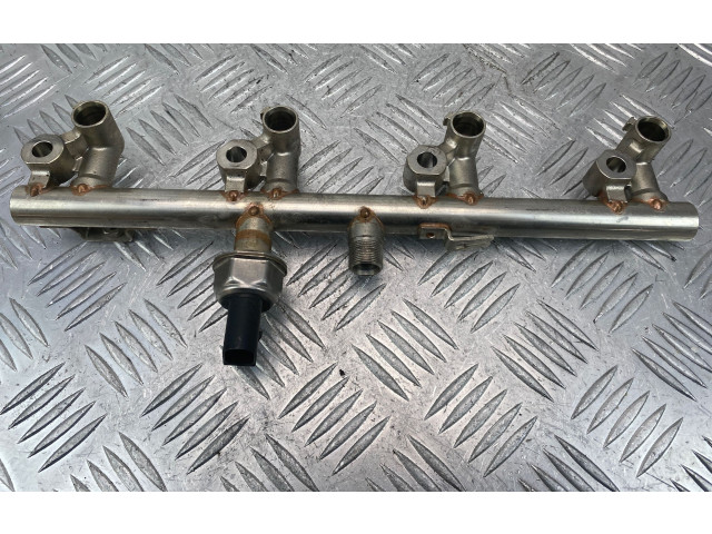 Vstřikovací lišta A2710705495   Mercedes-Benz C W204    27182030503872 