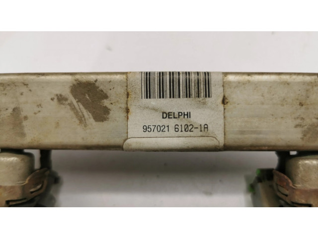 Vstřikovač 95702161021A   Saab 9-7X  pro benzínový motor 4.2  