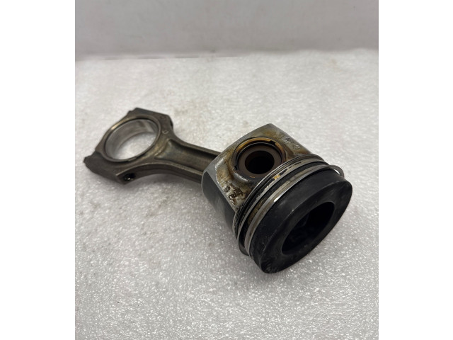  Поршень с шатуном  11248508023, 11258584899  BMW 5 G30 G31  