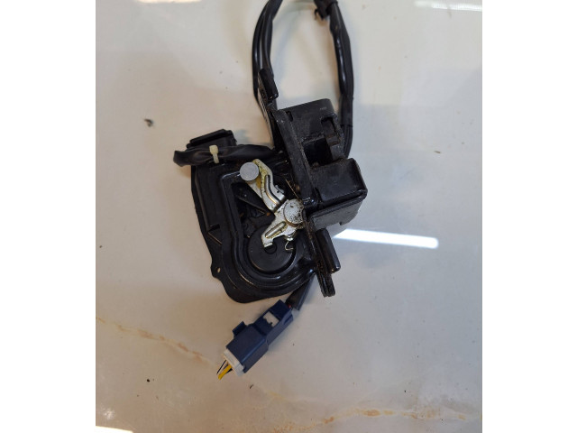 Замок багажника     Toyota Prius (XW30) 2009 - 2015 года