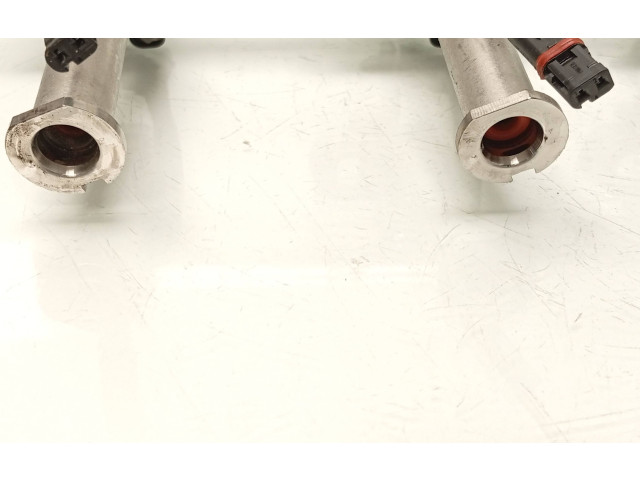 Vstřikovací lišta 31478555, 31465788   Volvo V40    B4204T37 