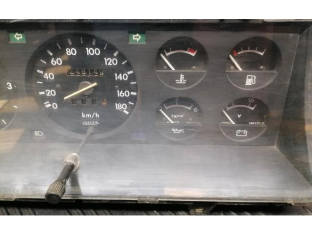 Přístrojová deska  Nissan Patrol Y60  194145.08  