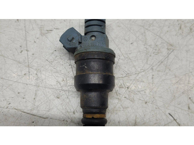 Vstřikovač 280150715   BMW 3 E30  pro benzínový motor 1.8  