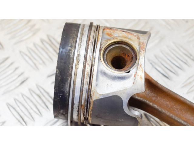Píst 03L107065S   Audi A6 S6 C7 4G  pro naftový motor 2.0  