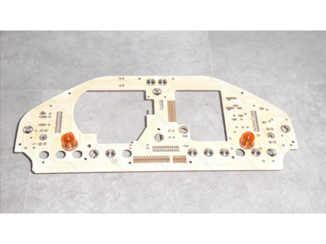 Přístrojová deska  BMW 3 E30 1986 62111381952  