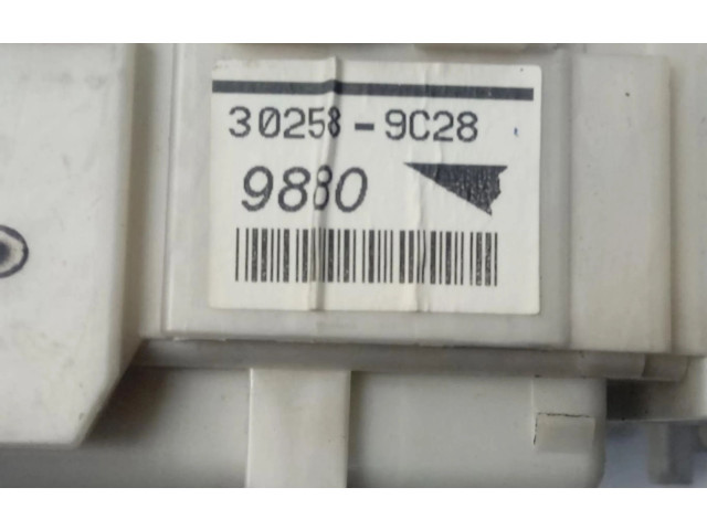   Pojistková skříňka 827300D290, 827300D290   Toyota Yaris 2009