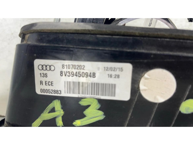 Задний фонарь правый сзади 8V3945094B    Audi A3 S3 8V   2013-2019 года