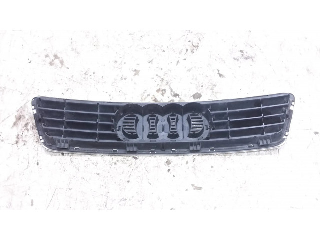 Верхняя решётка Audi A6 S6 C5 4B 1997-2005 года 4B0853651A      