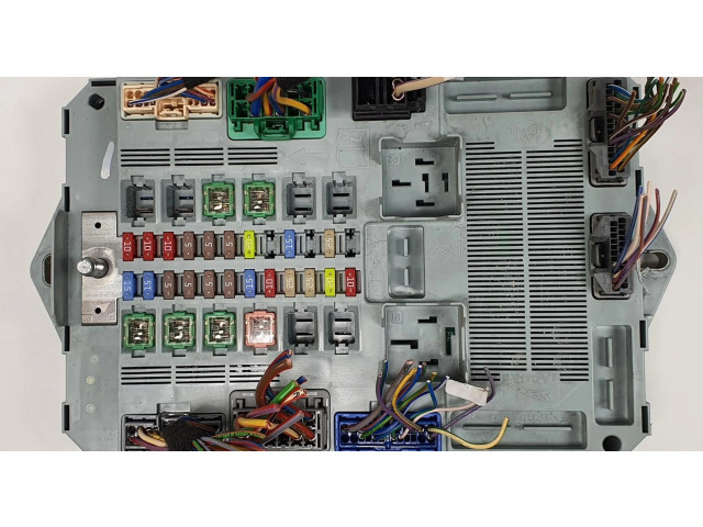 Блок предохранителей  DX23-14D628-BF   Jaguar XF X250    