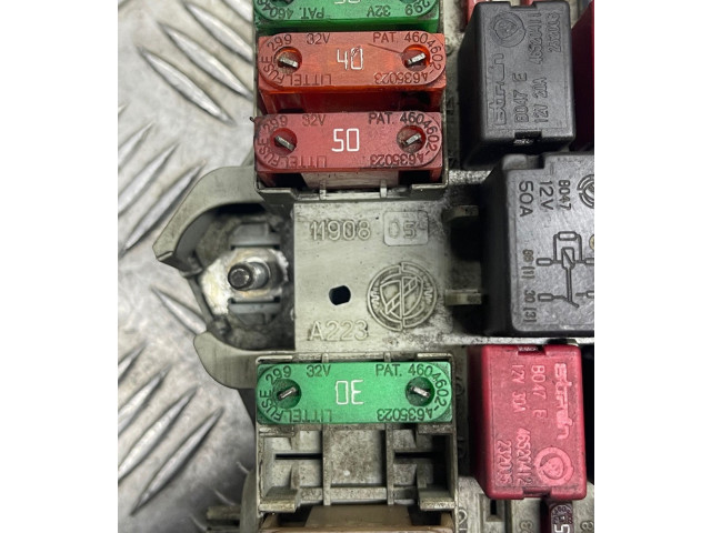 Блок предохранителей 57657, 51773289   Fiat Stilo 2002