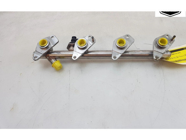 Vstřikovací lišta A2740700995   Mercedes-Benz C W205    M274.920 