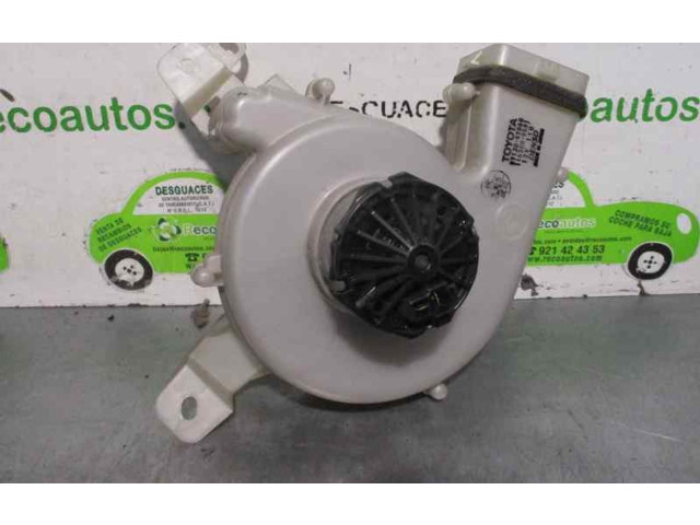 Вентилятор печки    8713047060, 1163009581DENSO   Toyota Prius (XW10)