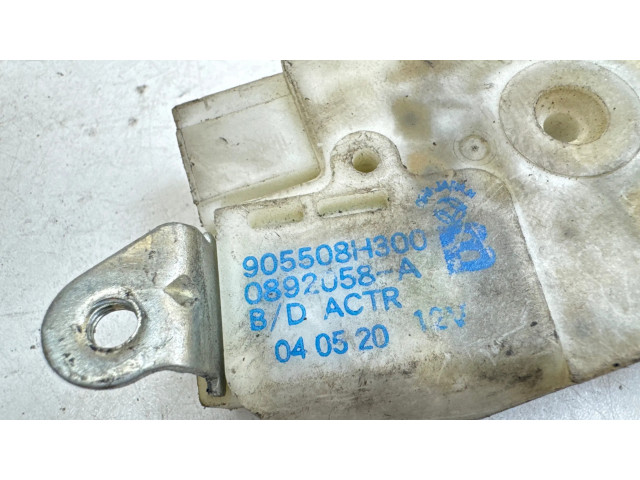 замок багажника 905508H300, 905508H30    Nissan X-Trail T30 2001-2007 года