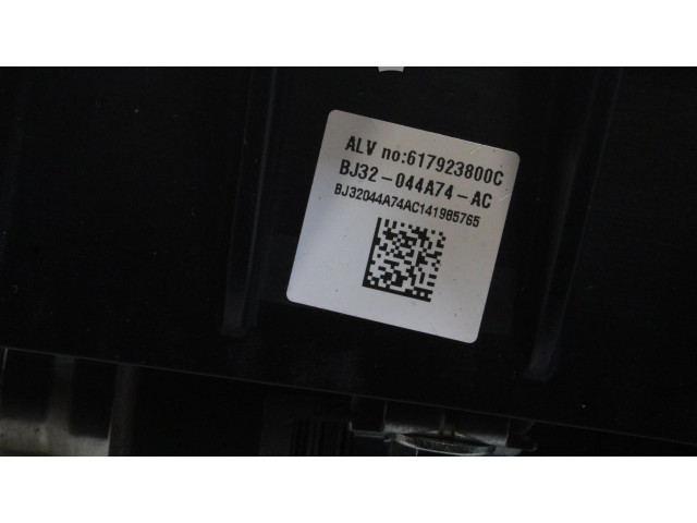 Подушка безопасности пассажира BJ32044A74AC   Land Rover Range Rover Evoque L538
