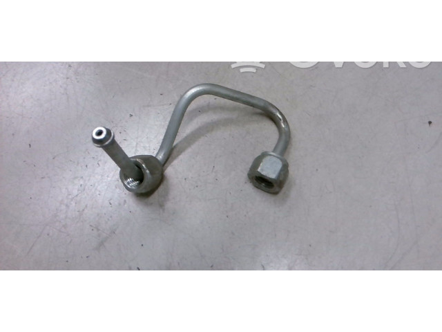 Топливная рампа 058133681   Volkswagen PASSAT B5.5  