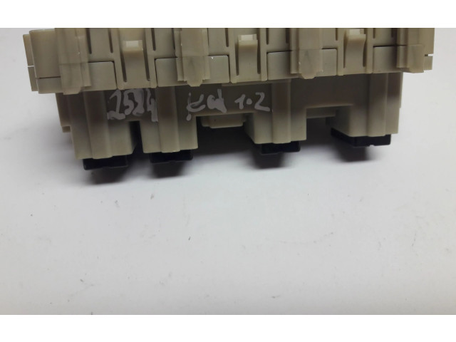 Блок предохранителей 8901R, 252307990A   Renault Kadjar    