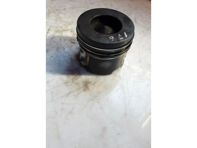 Píst 83L57   Audi A6 S6 C6 4F     