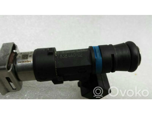 Vstřikovač 7838440   BMW M3  pro benzínový motor 4.0 S65 