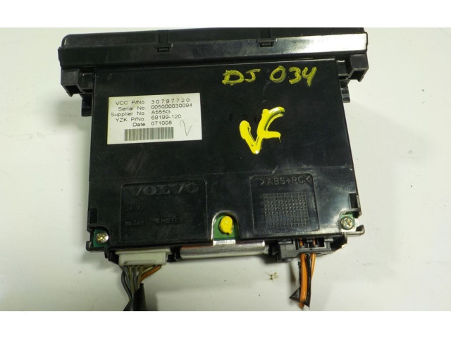 Блок предохранителей  30797720   Volvo C70    