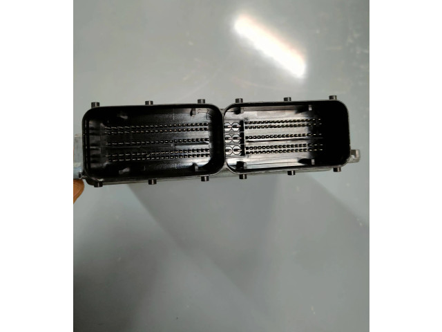 Řídící jednotka 06L907425C   Audi A4 S4 B9 8W 2019