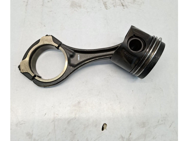 Píst A6420305220   Mercedes-Benz E W212    OM 642.836 