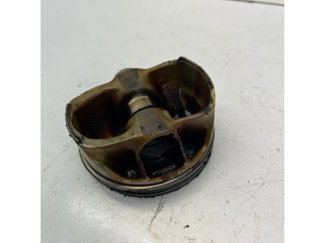 Píst A1570300517, A157030051764   Mercedes-Benz GLE AMG (W166 - C292)  pro benzínový motor 6.3  