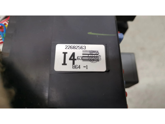Блок предохранителей 22682563   Chevrolet Equinox    