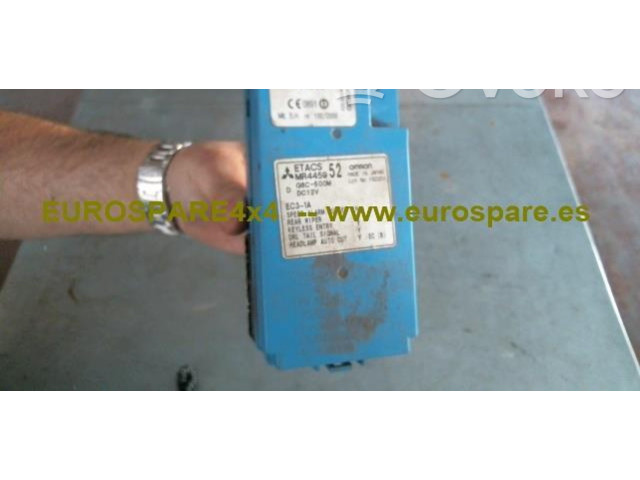  Pojistková skříňka MR445952   Mitsubishi Montero 2000