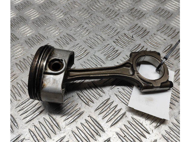Píst 1326522020, 1310137120   Toyota Prius+ (ZVW40)    2ZR-FXE 