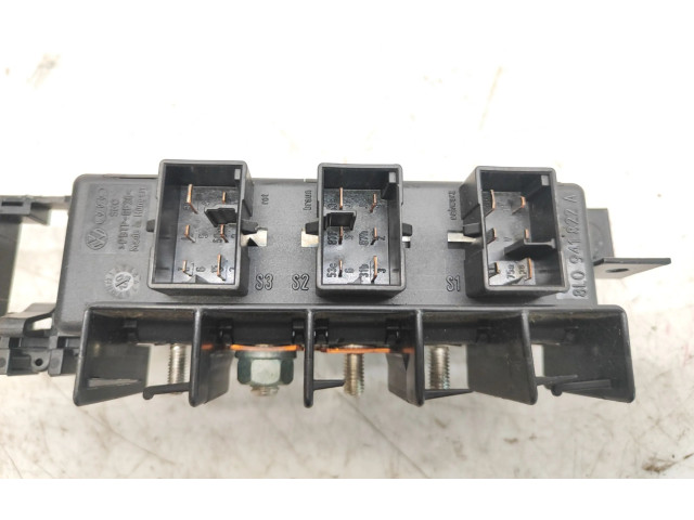 Рулевая рейка  Блок предохранителей 8L0941822A, 896083000   Audi A8 S8 D2 4D 1994 - 2002 года