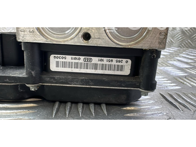 Jednotka ABS 6798989, 0265951101   BMW X1 E84 2011