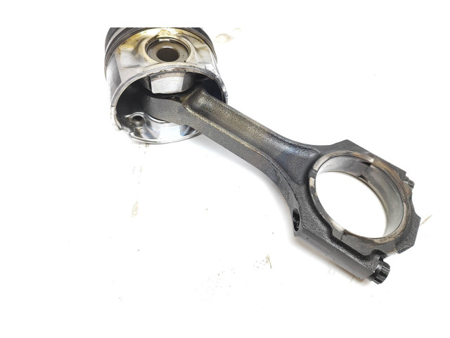 Píst 0217742   Toyota Land Cruiser (J200)     