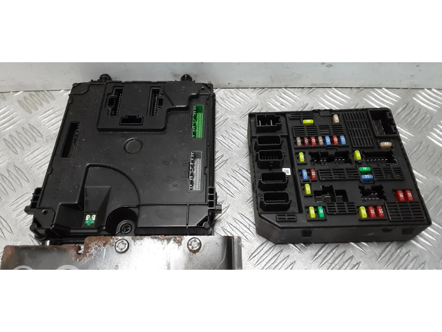 Комплект блоков управления 0281017614, 237100966R   Renault Latitude (L70)
