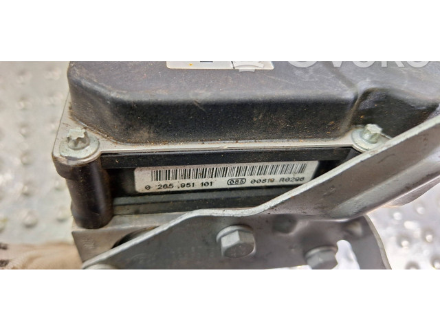 Jednotka ABS 6798990, 6798989   BMW X1 E84 2011