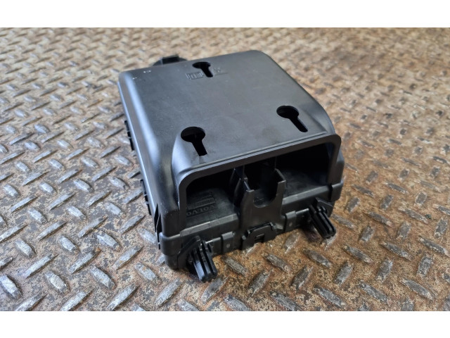   Pojistková skříňka 31682732, 32209198   Volvo XC60 2019