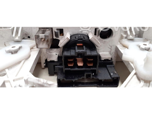 Блок управления климат-контролем MR398658   Mitsubishi Space Wagon