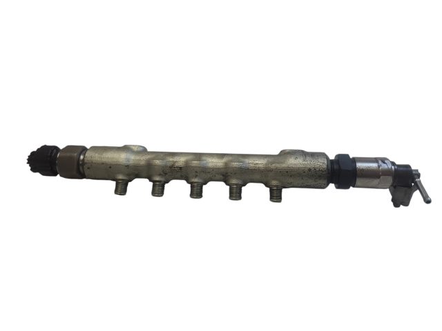Vstřikovací lišta 8915860010   Toyota Auris 150     