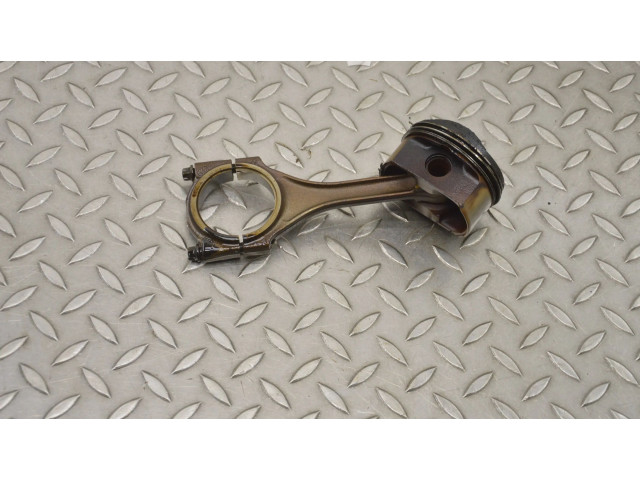 Píst 06EA   Audi A6 S6 C6 4F    AUK 