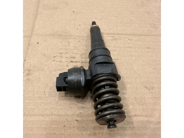 Vstřikovač 038130073ak   Volkswagen Sharan  pro naftový motor 1.9  